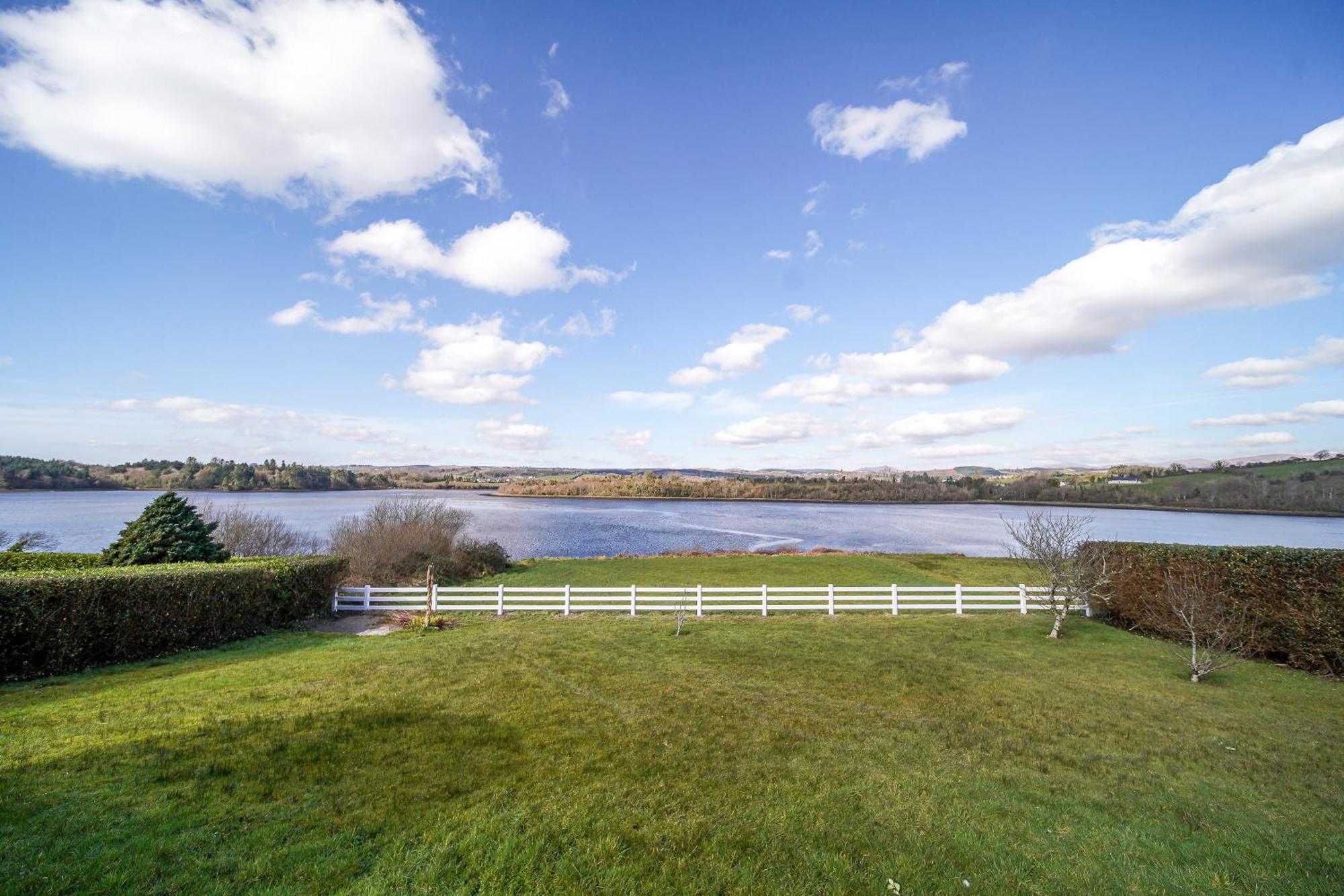 Edgewater Donegal Town Exterior foto